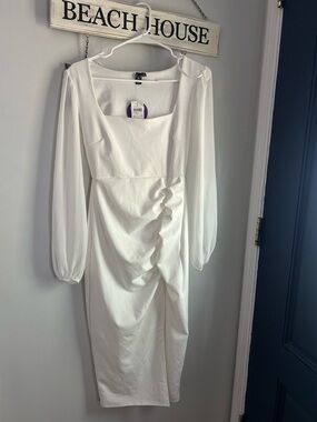 Never Worn White Long-Sleeve Ruched Midi Dress - Elegant Women's Dress